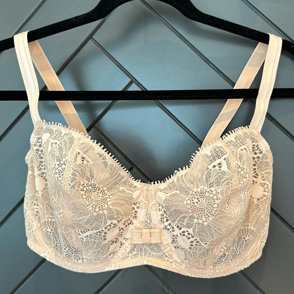 Unlined Chantelle nude lace bra